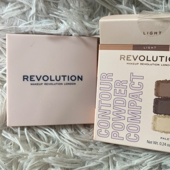 Revolution Light Contour Pallet - Picture 2 of 6